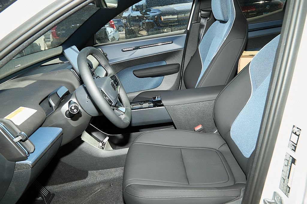 New 2026 Volvo EX30 Ultra w/ Protection Package Premier AWD/4WD image 16