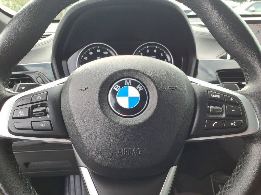 Used 2022 BMW X1 xDrive28i w/ Convenience Package AWD/4WD image 5