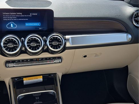 New 2026 Mercedes-Benz GLB 250 image 15