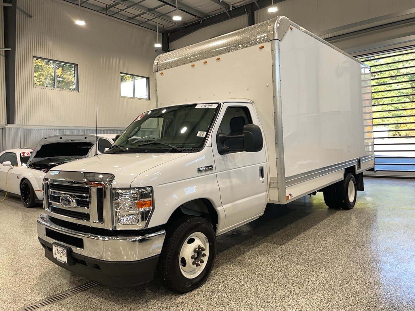 Used 2024 Ford E-450 and Econoline 450 Super Duty w/ Power Windows & Locks Group RWD image 3