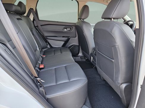 Used 2024 Nissan Rogue SL w/ SL Premium Package image 12