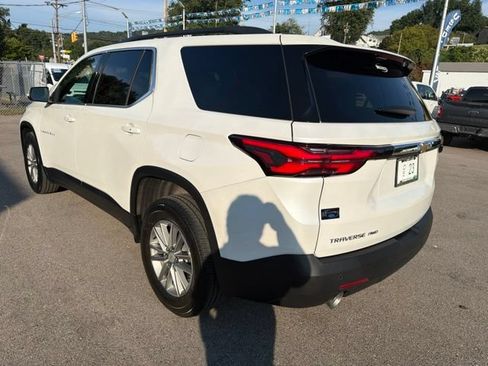 Used 2023 Chevrolet Traverse LT AWD/4WD image 3