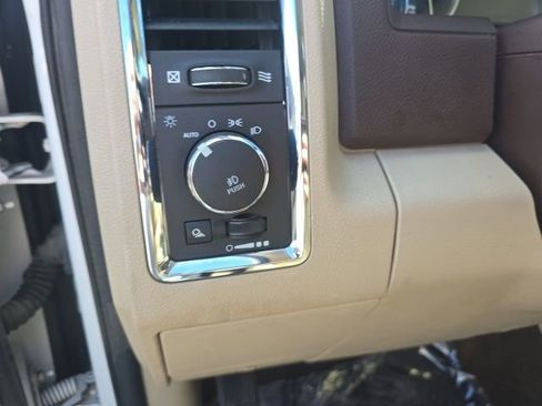 Used 2018 RAM 3500 Laramie AWD/4WD image 11