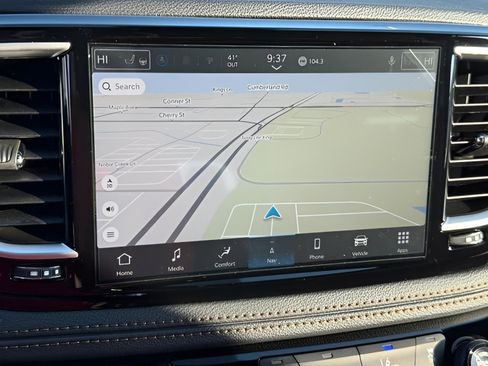 New 2026 Chrysler Pacifica Pinnacle image 25