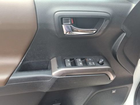 Used 2023 Toyota Tacoma Limited AWD/4WD image 11