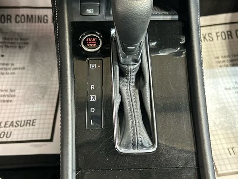 Used 2023 Nissan Kicks SR w/ SR Premium Package FWD image 7