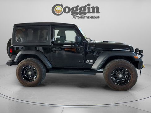 Used 2018 Jeep Wrangler Sport AWD/4WD image 6
