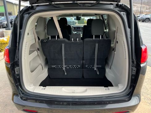 Used 2023 Chrysler Voyager LX image 26