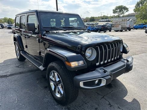 Used 2021 Jeep Wrangler Unlimited Sahara w/ Safety Group image 4