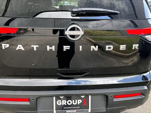 Certified 2025 Nissan Pathfinder SV FWD image 10