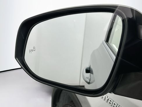 Used 2016 Toyota RAV4 Limited image 16