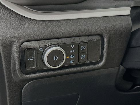 Used 2024 Ford Explorer XLT w/ Equipment Group 202A AWD/4WD image 14