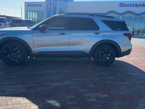 Used 2023 Ford Explorer ST-Line w/ Class IV Trailer Tow Package image 7