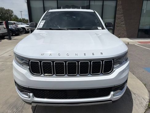 Used 2023 Jeep Wagoneer Series III w/ Preferred Equipment Group AWD/4WD image 7