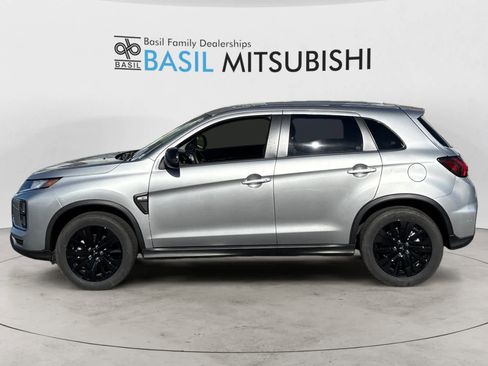 Used 2025 Mitsubishi Outlander Sport LE image 2