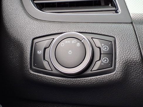 Used 2013 Ford Edge SEL AWD/4WD image 22