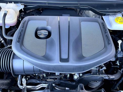 Used 2025 RAM 1500 Big Horn AWD/4WD image 33