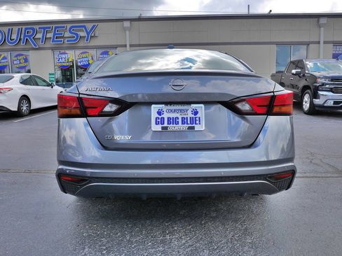 Used 2025 Nissan Altima 2.5 SV FWD image 6