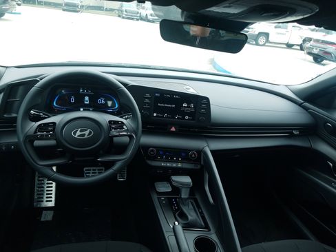 New 2026 Hyundai Elantra Sport FWD image 18