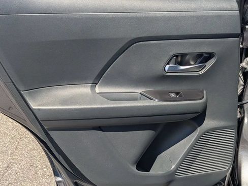 Certified 2025 Nissan Kicks SV FWD image 18