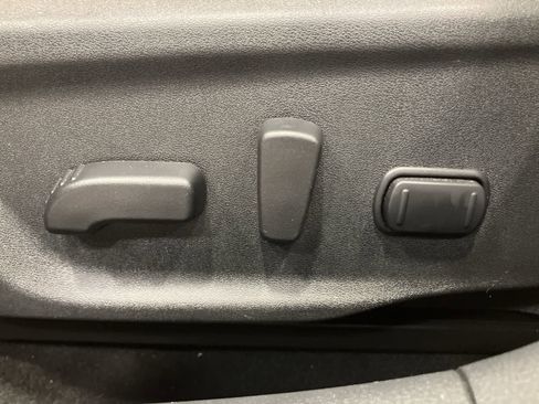 Used 2025 Nissan Sentra SV w/ SV Premium Package image 11