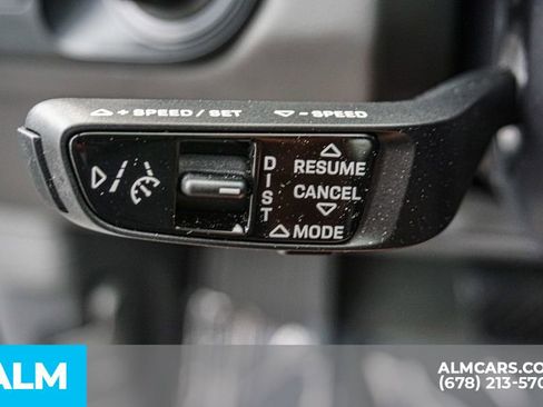 Used 2022 Porsche Cayenne Base image 47