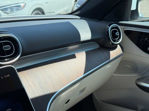 Used 2025 Mercedes-Benz C 300 Sedan image 30