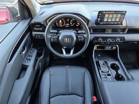 New 2025 Honda Pilot Touring image 13