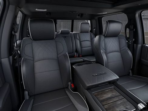 New 2026 RAM 2500 Limited AWD/4WD image 17