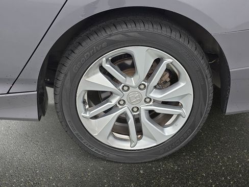 Used 2018 Honda Accord LX image 30