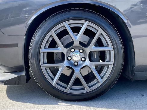 Used 2016 Dodge Challenger R/T Scat Pack RWD image 8