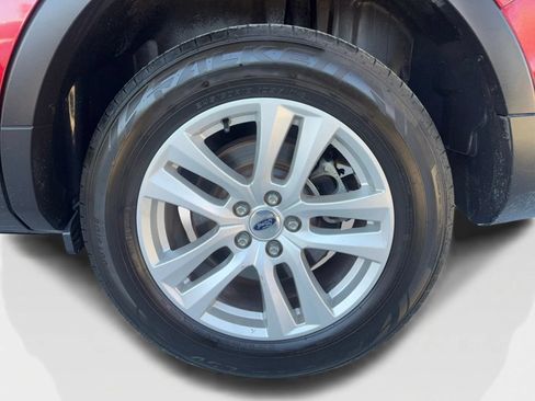 Used 2018 Ford Explorer XLT w/ Equipment Group 201A AWD/4WD image 12
