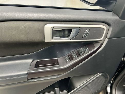 Used 2020 Ford Explorer XLT w/ Comfort Package image 20