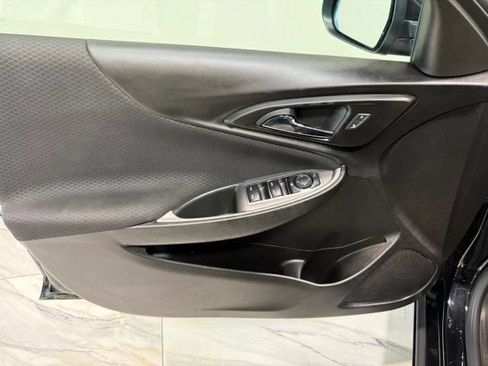 Used 2025 Chevrolet Malibu LT FWD image 10