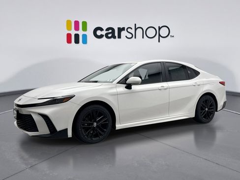 Used 2025 Toyota Camry SE w/ Convenience Package AWD/4WD image 1