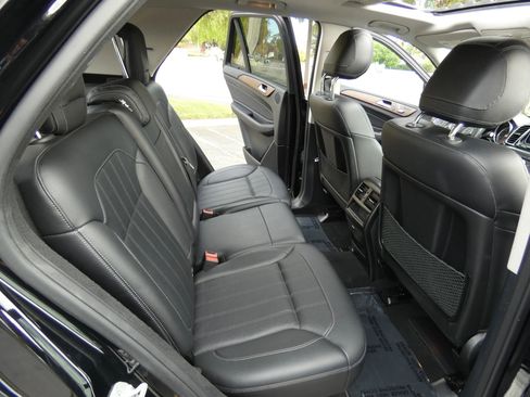 Used 2016 Mercedes-Benz GLE 350 w/ Premium Package image 35