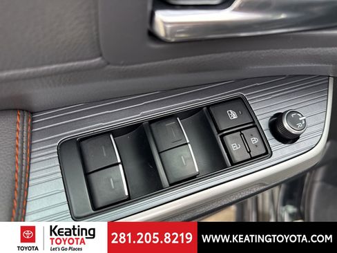 Certified 2023 Toyota Sienna XSE image 42