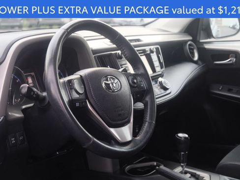 Used 2018 Toyota RAV4 XLE AWD/4WD image 4