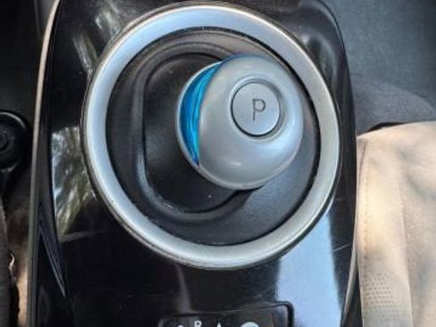 Used 2015 Nissan Leaf SV w/ LED & Quick Charge Package image 13