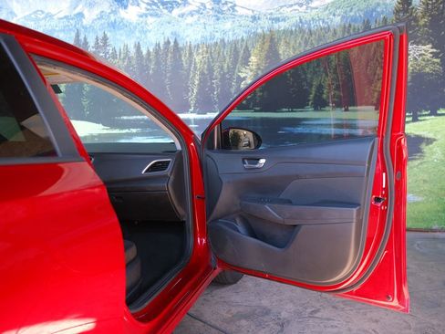 Used 2020 Hyundai Accent SE image 31