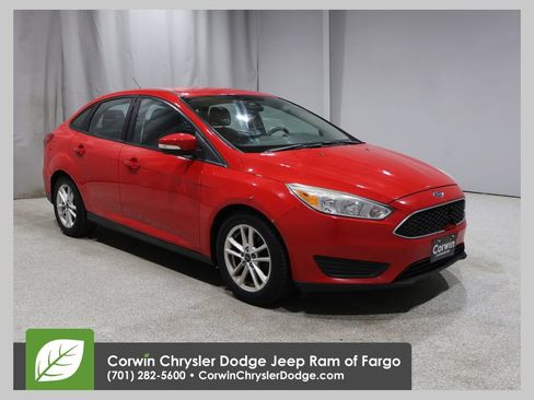 Used 2016 Ford Focus SE FWD image 1