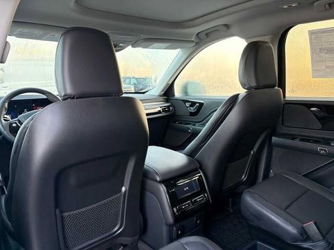 New 2026 Lincoln Aviator AWD w/ Jet Appearance Package image 13