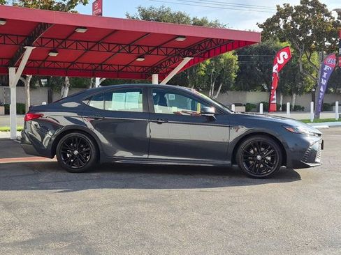 Used 2025 Toyota Camry SE FWD image 4
