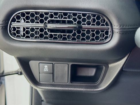 Used 2024 Honda HR-V LX image 10