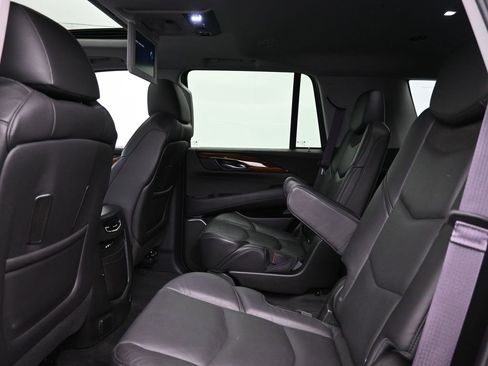 Used 2015 Cadillac Escalade Premium image 19