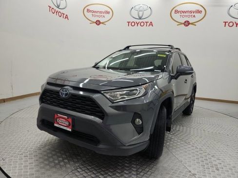 Used 2021 Toyota RAV4 XLE w/ Convenience Package image 2