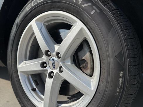 Used 2019 Ford Explorer XLT w/ Equipment Group 202A image 8