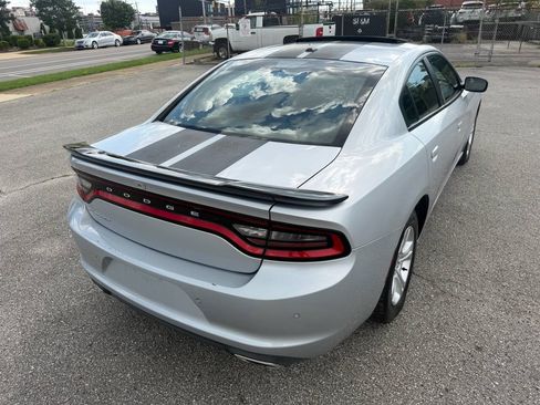 Used 2019 Dodge Charger SXT w/ Leather Interior Group RWD image 7