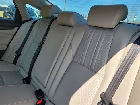 Used 2021 Honda Accord Touring image 10