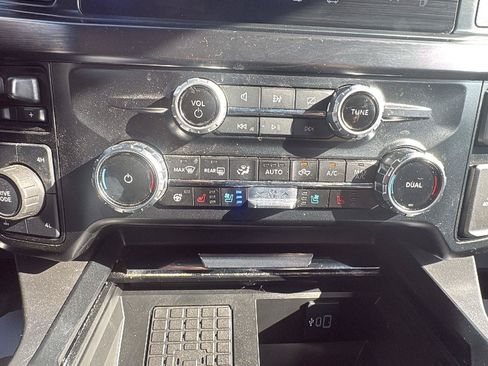 Used 2023 Ford F250 Lariat w/ Lariat Ultimate Package AWD/4WD image 23